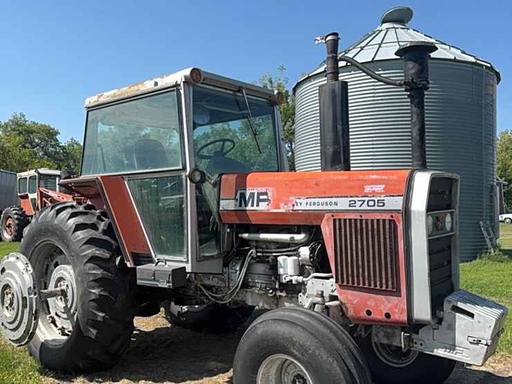 massey-ferguson-2705-image-5