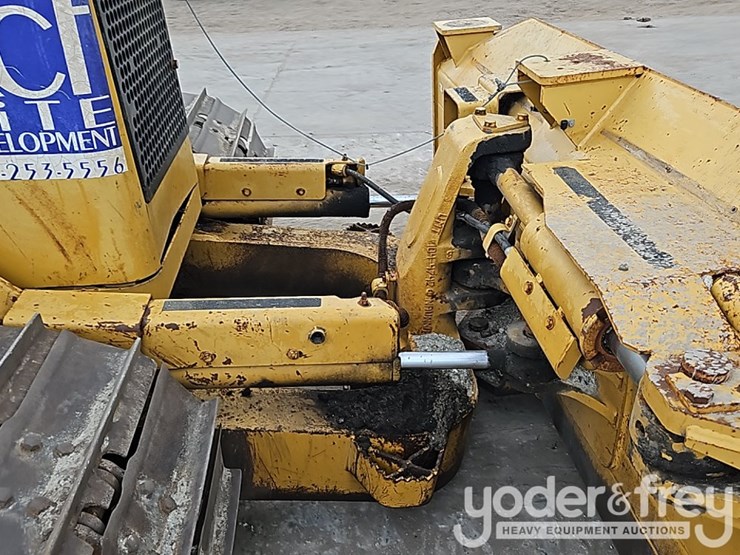 2005-caterpillar-d5n-image-15