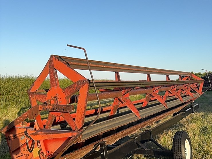 20’-straight-head,-massey-header-image-7