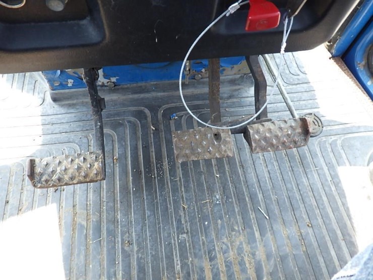 ford-8830-image-28