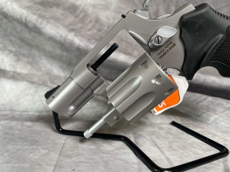 #4536-•-taurus-model-942-22-wmr-revolver,-sn:-ahd909852-image-14