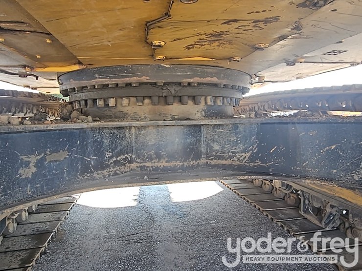 2019-caterpillar-336-image-13
