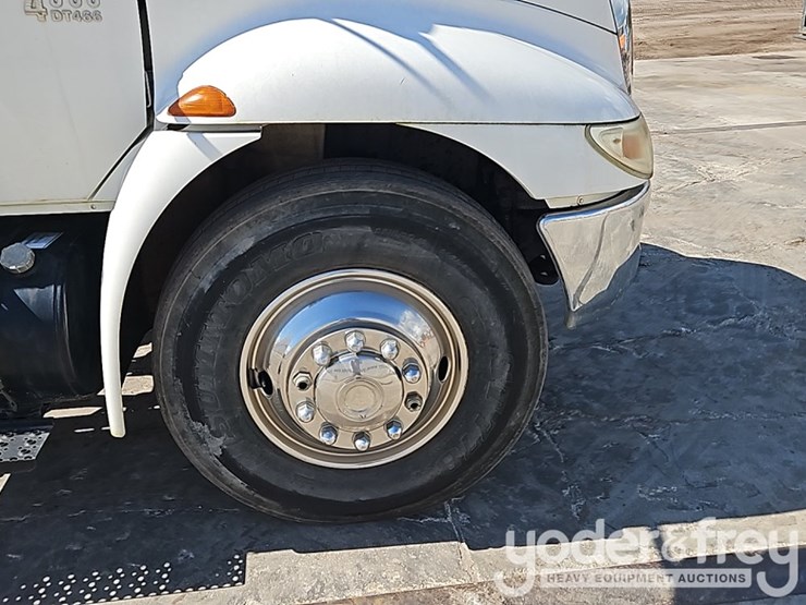 2006-international-durastar-4300-image-8