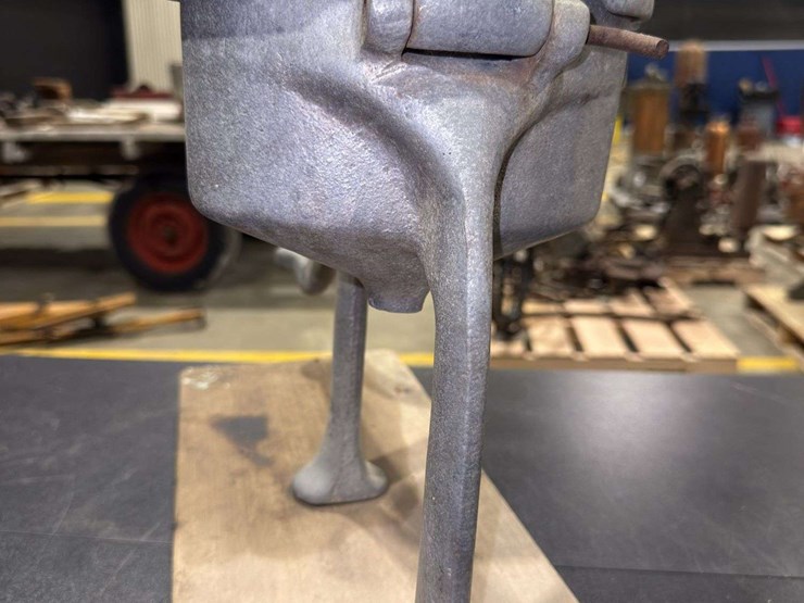 maxwell-company-miami-florida-heavy-duty-citrus-juicer-image-9