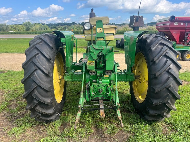 john-deere-3020-image-5