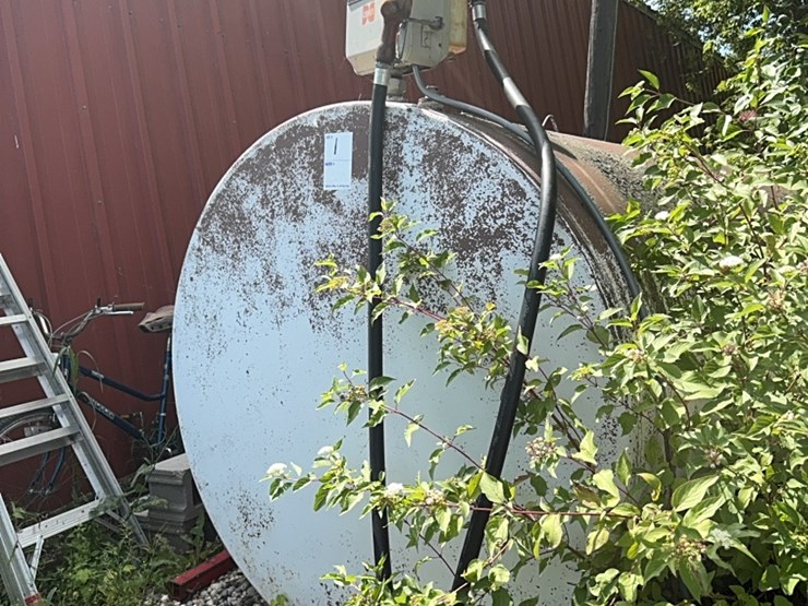 2000-gallon-diesel-fuel-tank-with-pump-image-1