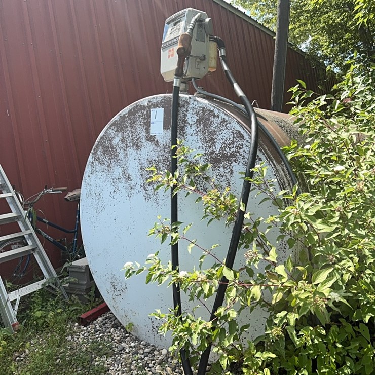 2000 gallon diesel fuel tank with pump