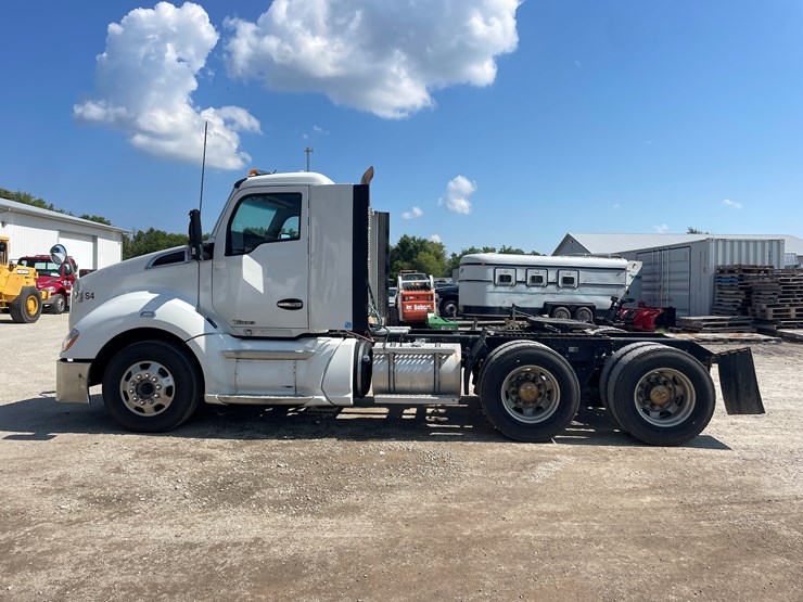 2014-kenworth-t680-image-8