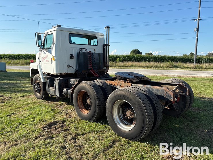 1989-international-s2200-image-7