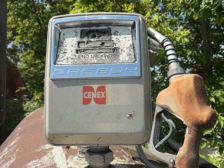 2000-gallon-diesel-fuel-tank-with-pump-image-5