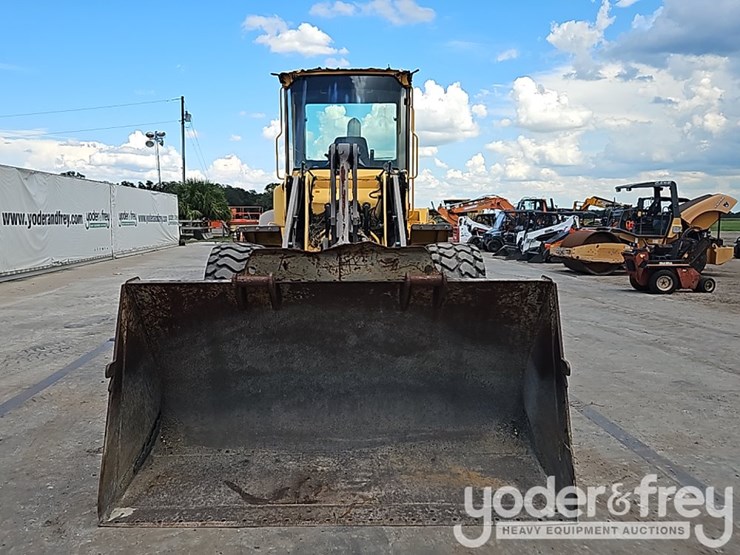 2005-volvo-l90e-image-13
