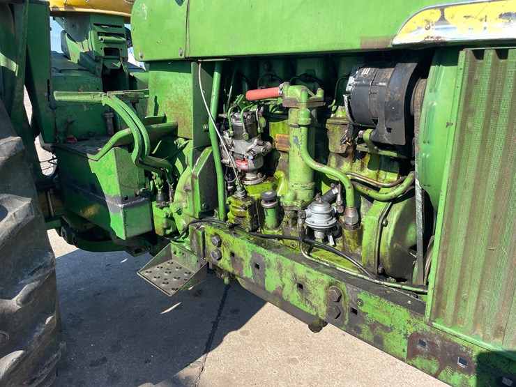 john-deere-3020-image-16