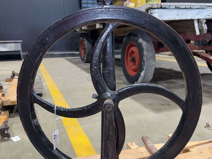cast-iron-cwt-co.-watchmakers-treadle-image-9