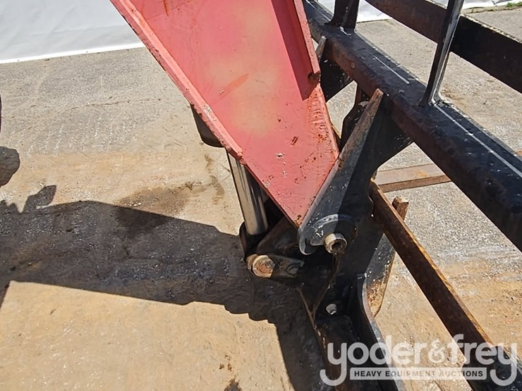2012-jlg-g9-43a-image-17