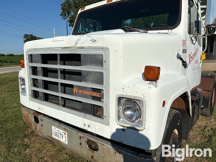 1989-international-s2200-image-17