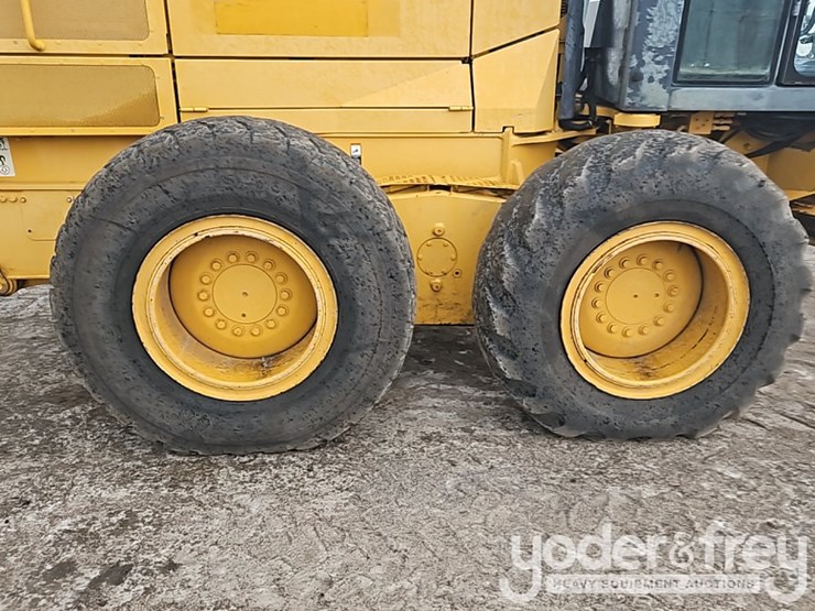2014-deere-770g-image-7