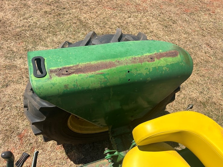 john-deere-3020-image-10
