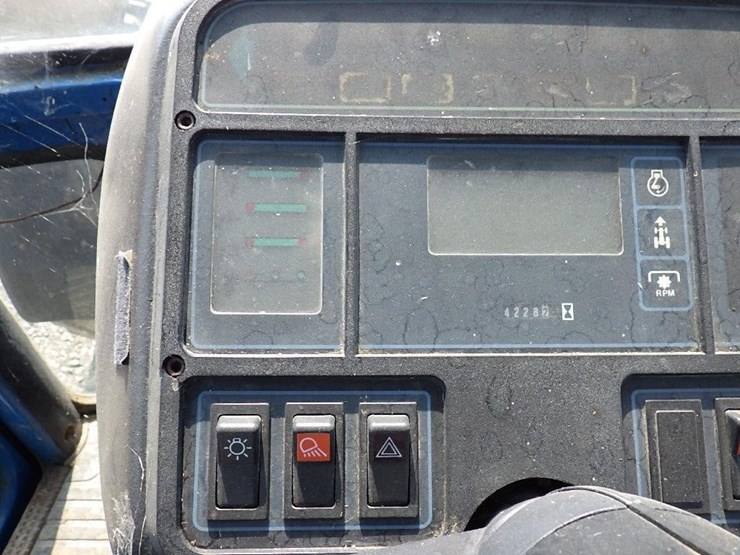 ford-8830-image-19