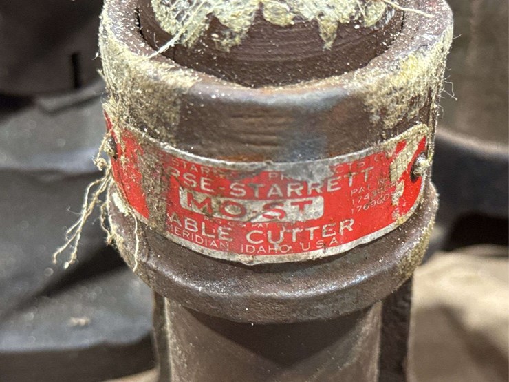 cable-cutters-and-“dead-easy”-tire-pump-image-3