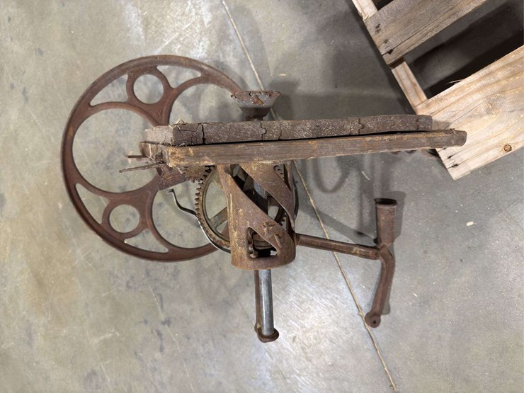 various-cast-iron-parts-mounted-to-wood-image-6
