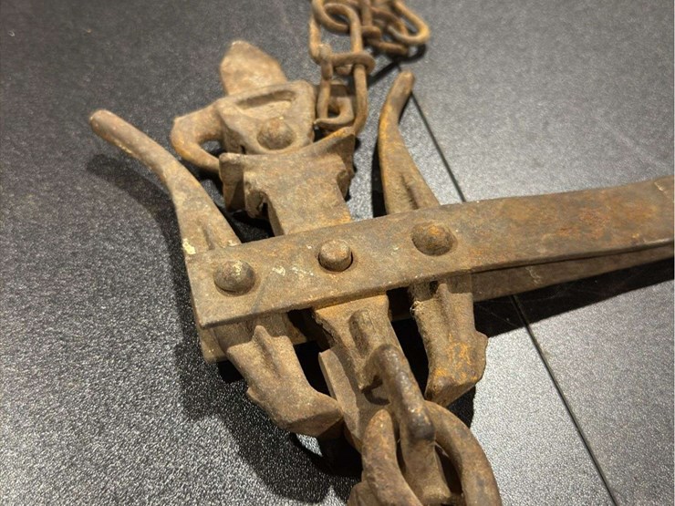 fence-and-trap.-three-traps-and-a-barb-wire-fence-stretcher.-image-15