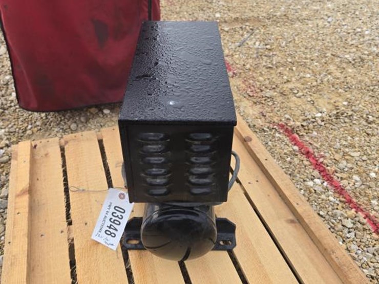 #3948-•-precision-planting-12-volt-air-compressor-image-6