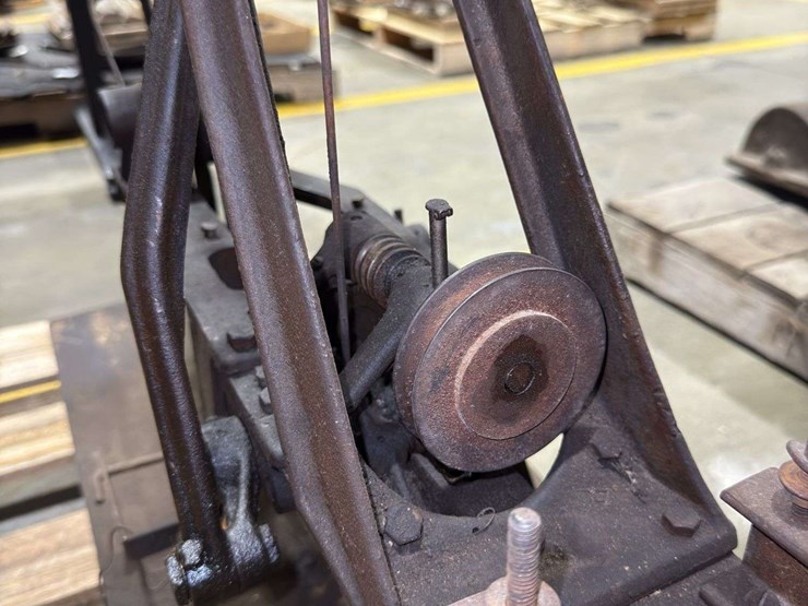 industrial-guillotine-paper-cutter-image-10