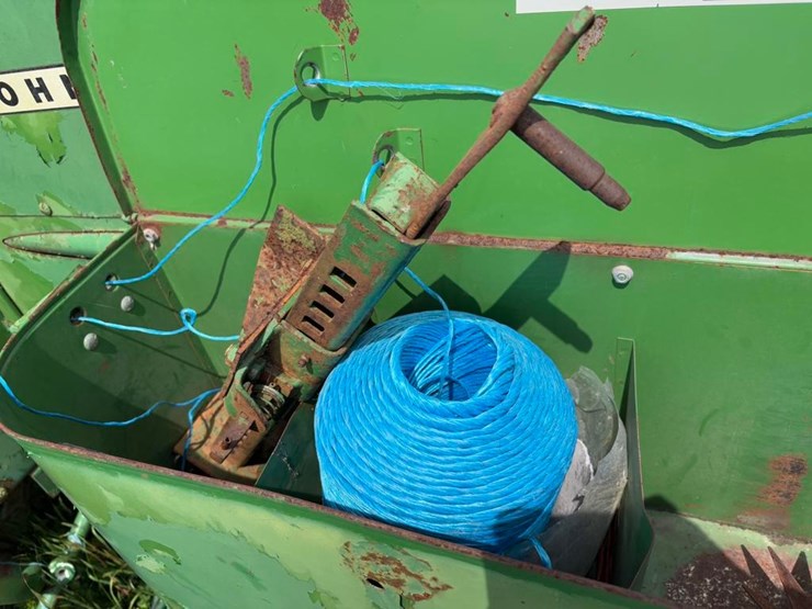 john-deere-336-image-10