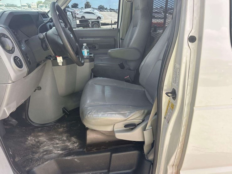2012-ford-e150-image-15