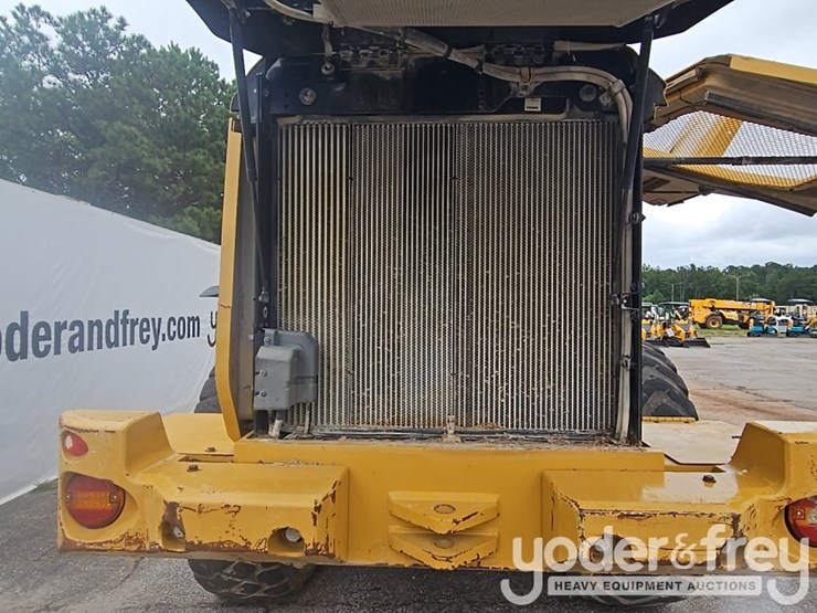 2015-caterpillar-926m-image-31