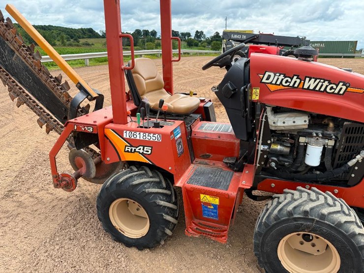 2017-ditch-witch-rt45-image-17