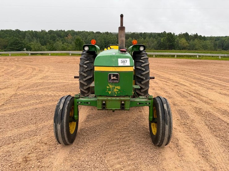 1980-john-deere-2240-image-2