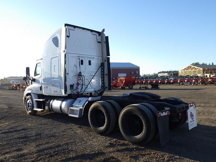 2016-freightliner-cascadia-113-image-5