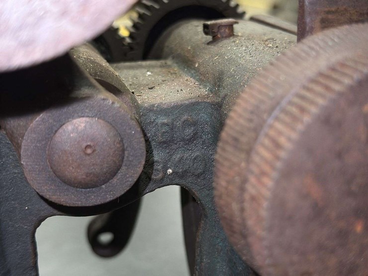 american-leather-splitter,-also-known-as-a-leather-skiver-or-cutter-image-12