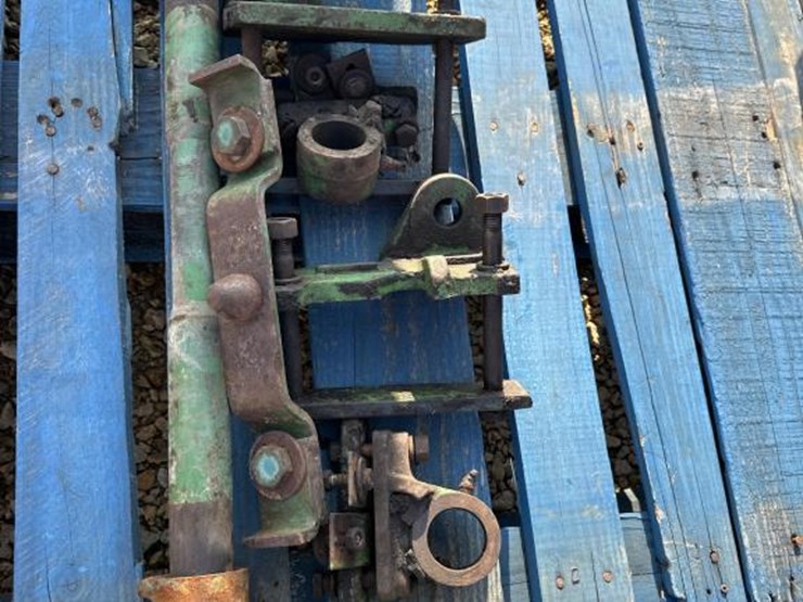john-deere-3020-image-1