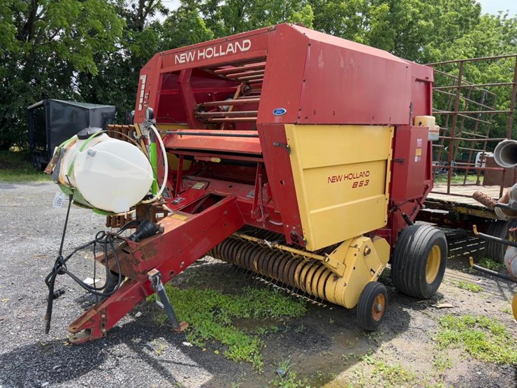 new-holland-853-image-1