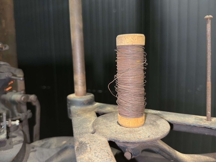 circular-knitting-machine-image-45