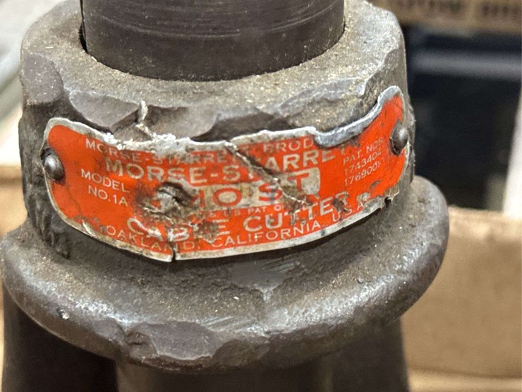 cable-cutters-and-“dead-easy”-tire-pump-image-5