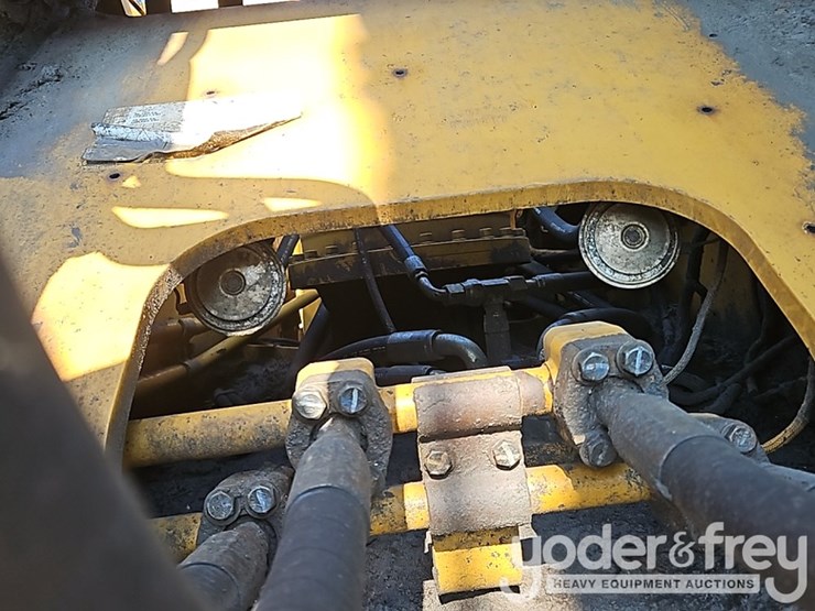 2019-caterpillar-336-image-39