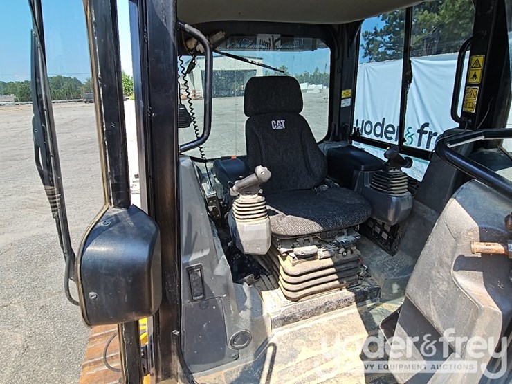 2018-caterpillar-d5k2-lgp-image-38