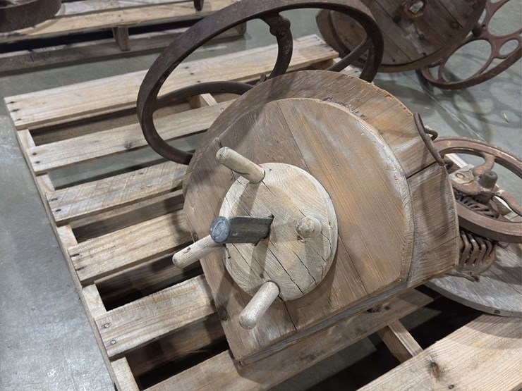various-cast-iron-parts-mounted-to-wood-image-14