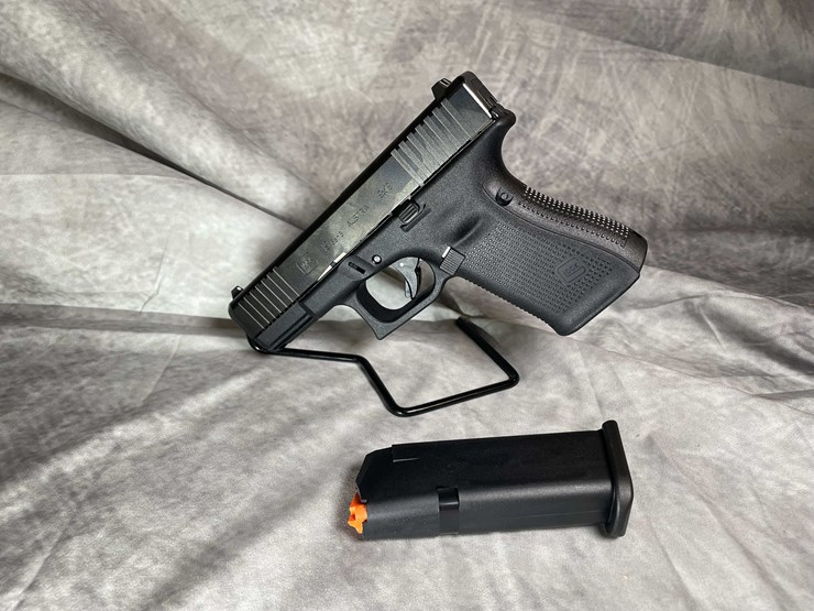 #4544-•-glock-19-gen-5-9mm-luger-semi-auto-pistol,-sn:-cesf245-image-21