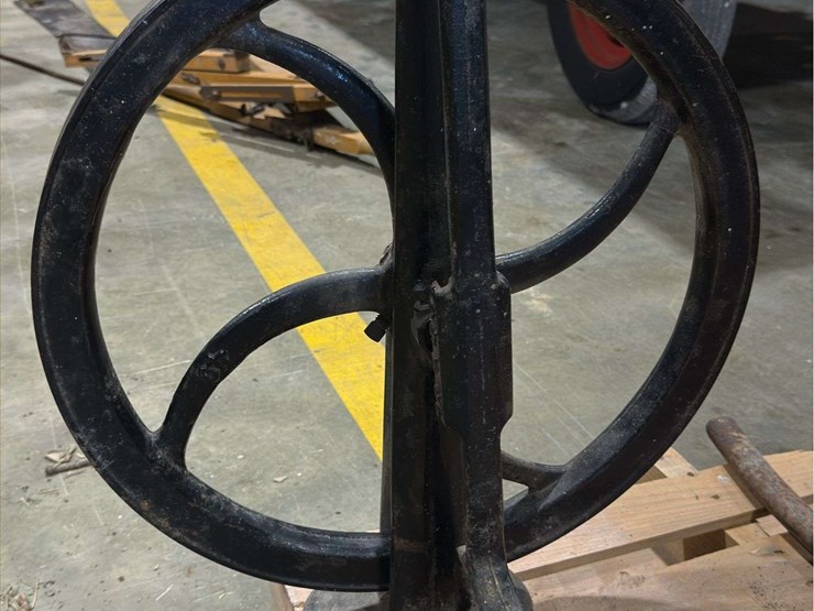 cast-iron-cwt-co.-watchmakers-treadle-image-1