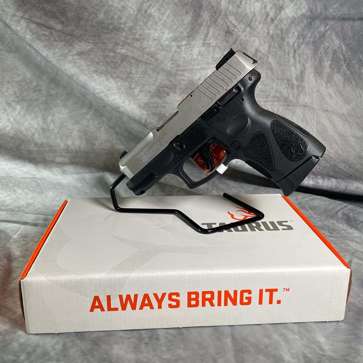#4538 • Taurus G2C 40 S&W Pistol, SN: AGC106105