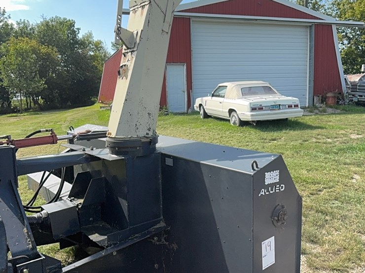 allied-snowblower,-twin-auger,-two-stage,-hyd.-chute,-works-great,-little-use-image-15