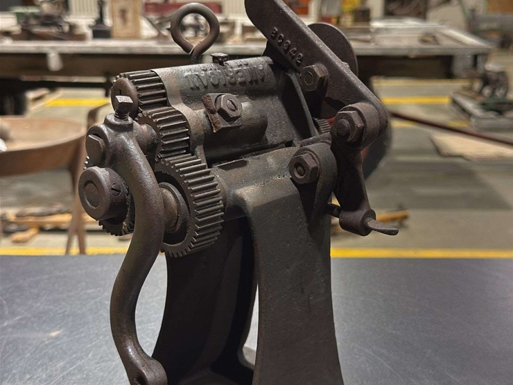 american-leather-splitter,-also-known-as-a-leather-skiver-or-cutter-image-1