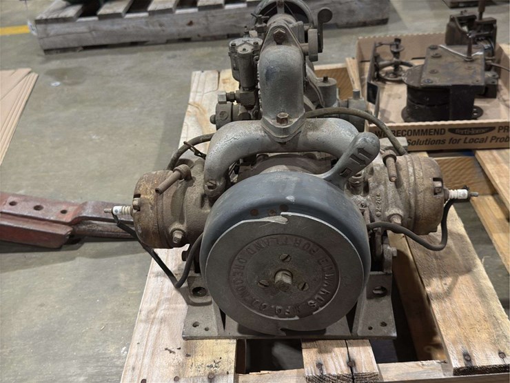 edwards-model-85-brass-gear-drive-water-pump.-image-9