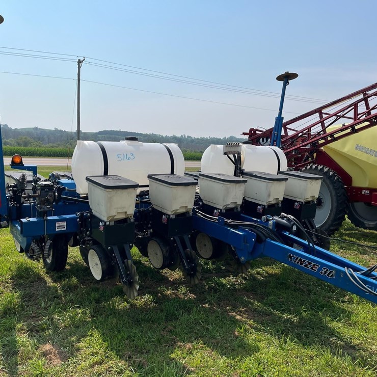 KINZE 3000