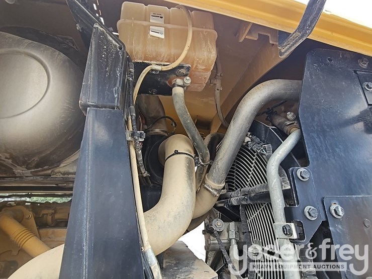 2015-caterpillar-926m-image-36
