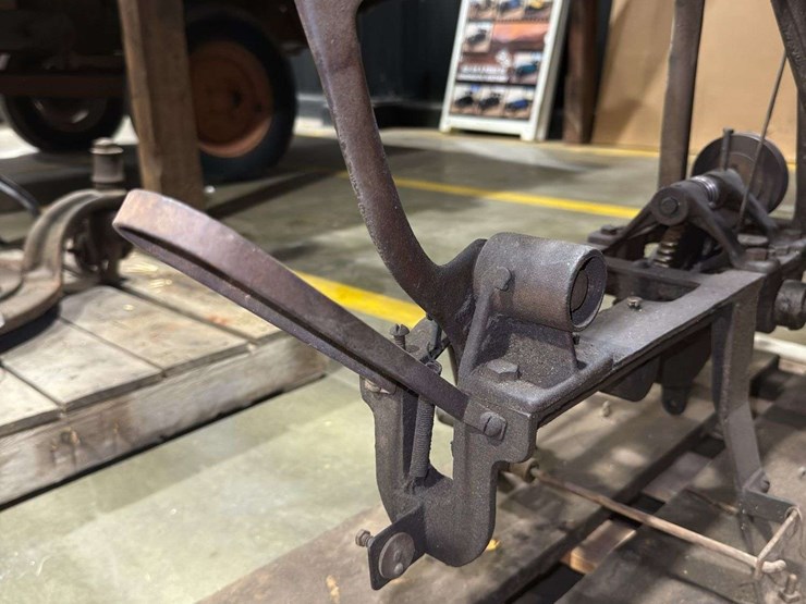 industrial-guillotine-paper-cutter-image-21